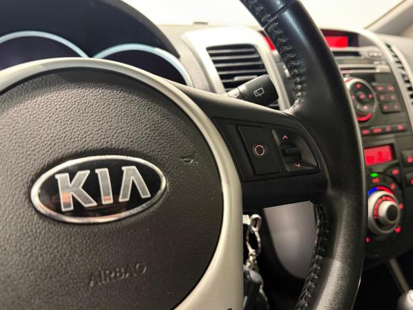 Kia Venga I с пробегом 2014 года, цена 1 035 000 рублей, 81501 км, минивэн, Автокод Объявления
