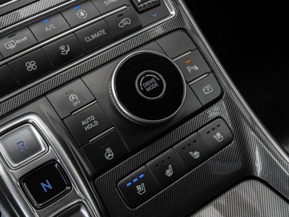 Hyundai Santa Fe IV Рестайлинг с пробегом 2020 года, цена 3 540 000 рублей, 76047 км, внедорожник, Автокод Объявления