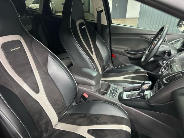 Ford Focus III с пробегом 2013 года, цена 999 900 рублей, 137000 км, хэтчбек, Автокод Объявления