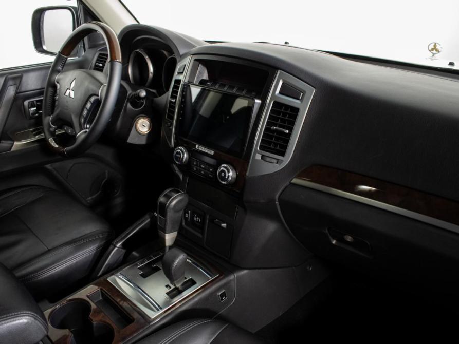 Mitsubishi Pajero IV Рестайлинг 2 Москва  - изображение 9