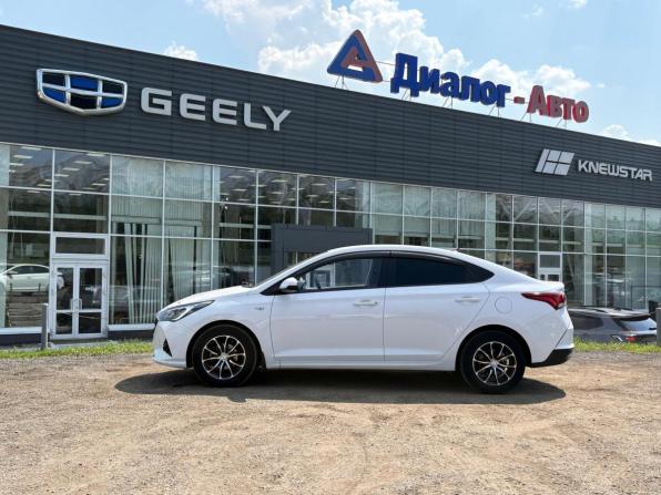 Hyundai Solaris II Рестайлинг с пробегом 2022 года, цена 2 000 000 рублей, 45097 км, седан, Автокод Объявления