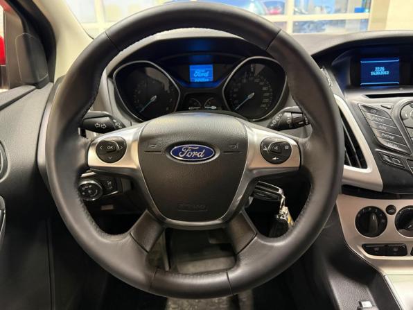 Ford Focus III с пробегом 2013 года, цена 798 000 рублей, 147000 км, хэтчбек, Автокод Объявления
