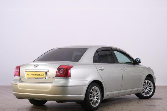 Toyota Avensis II с пробегом 2004 года, цена 749 000 рублей, 296000 км, седан, Автокод Объявления