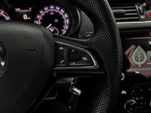 Skoda Octavia III (A7) Рестайлинг с пробегом 2018 года, цена 2 389 000 рублей, 73947 км, лифтбек, Автокод Объявления