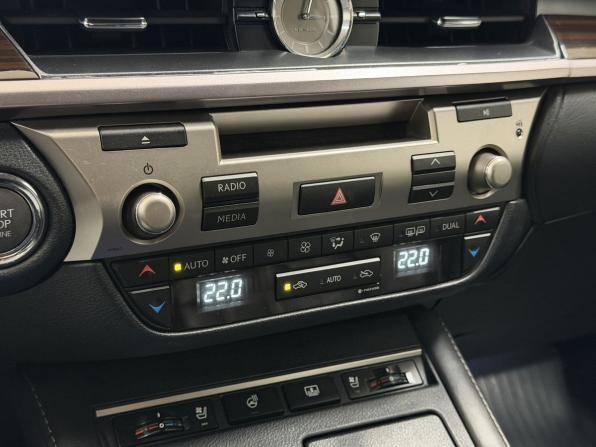 Lexus ES VI Рестайлинг с пробегом 2017 года, цена 2 350 000 рублей, 105000 км, седан, Автокод Объявления