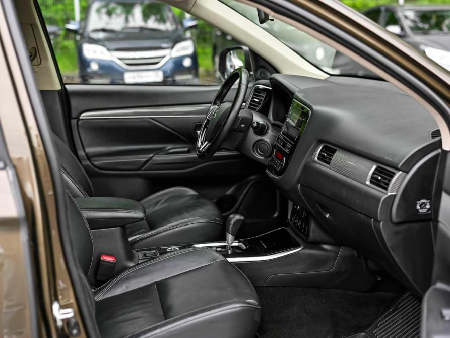 Mitsubishi Outlander III Рестайлинг 3 Санкт-Петербург  - изображение 16