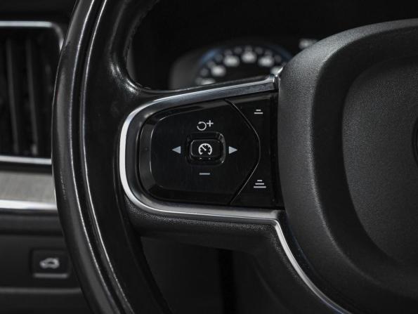 Volvo XC60 II с пробегом 2018 года, цена 3 224 000 рублей, 195301 км, внедорожник, Автокод Объявления