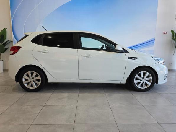 Kia Rio III Рестайлинг с пробегом 2016 года, цена 1 090 000 рублей, 167000 км, хэтчбек, Автокод Объявления