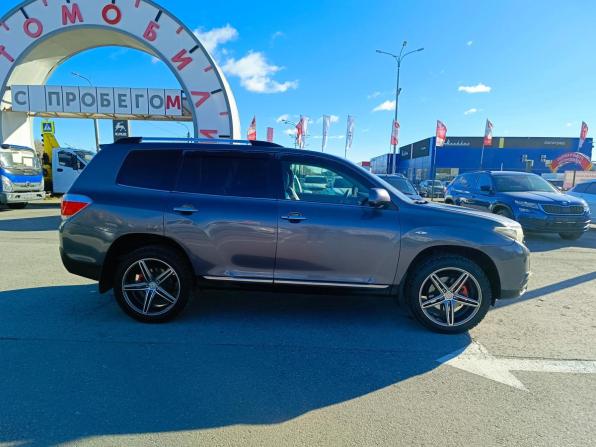 Toyota Highlander II (XU40) Рестайлинг с пробегом 2011 года, цена 2 100 000 рублей, 277352 км, внедорожник, Автокод Объявления