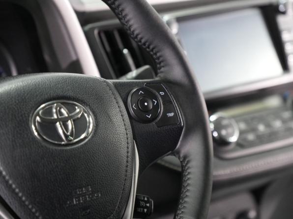 Toyota RAV4 IV (XA40) Рестайлинг с пробегом 2017 года, цена 2 640 000 рублей, 120130 км, внедорожник, Автокод Объявления