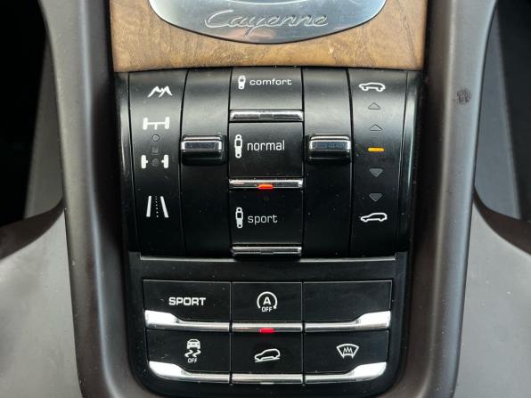 Porsche Cayenne II (958) с пробегом 2012 года, цена 1 710 000 рублей, 247257 км, внедорожник, Автокод Объявления
