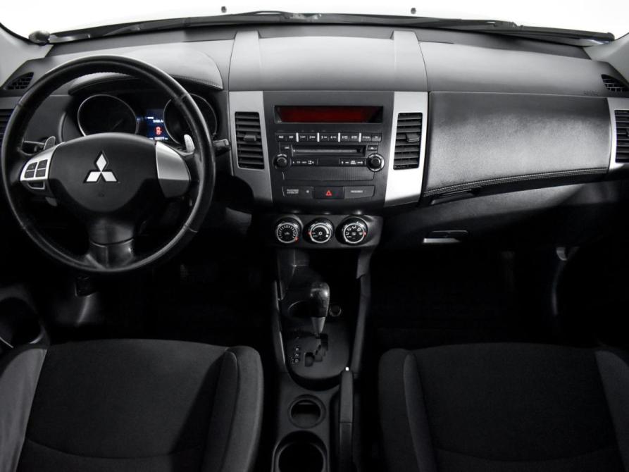 Mitsubishi Outlander II Рестайлинг Санкт-Петербург  - изображение 13
