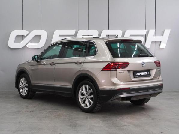 Volkswagen Tiguan II с пробегом 2017 года, цена 1 664 000 рублей, 311130 км, внедорожник, Автокод Объявления