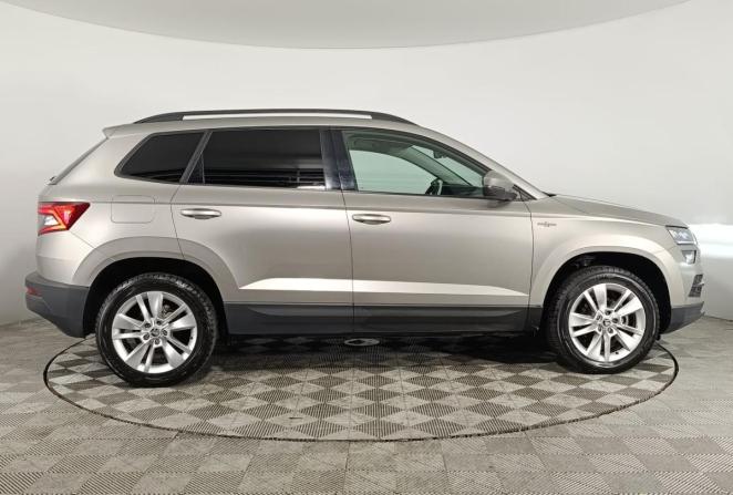 Skoda Karoq I с пробегом 2021 года, цена 2 380 000 рублей, 134022 км, внедорожник, Автокод Объявления