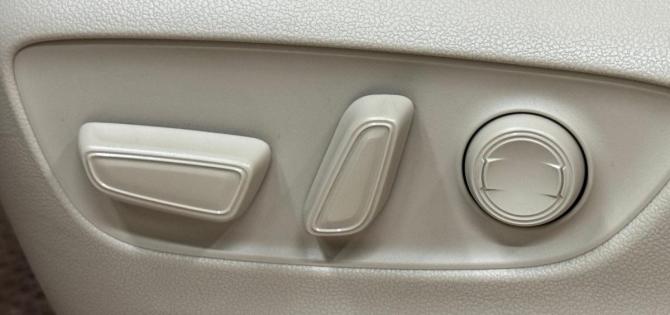 Toyota Land Cruiser 300 Series с пробегом 2022 года, цена 10 650 000 рублей, 54036 км, внедорожник, Автокод Объявления