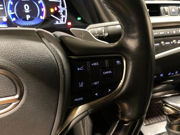 Lexus ES VII с пробегом 2019 года, цена 3 750 000 рублей, 123462 км, седан, Автокод Объявления