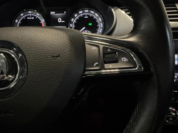 Skoda Octavia III (A7) Рестайлинг с пробегом 2018 года, цена 1 799 000 рублей, 197000 км, лифтбек, Автокод Объявления