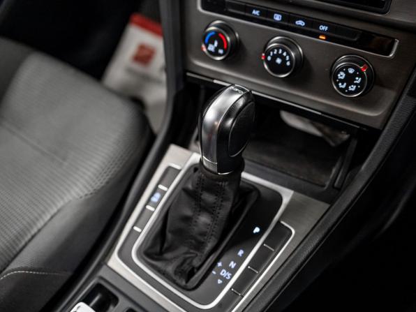 Volkswagen Golf VII с пробегом 2013 года, цена 950 000 рублей, 167480 км, универсал, Автокод Объявления