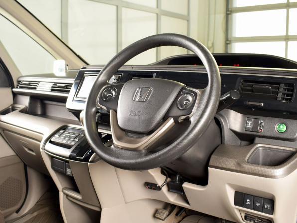 Honda Stepwgn IV Рестайлинг с пробегом 2015 года, цена 1 485 999 рублей, 254529 км, минивэн, Автокод Объявления