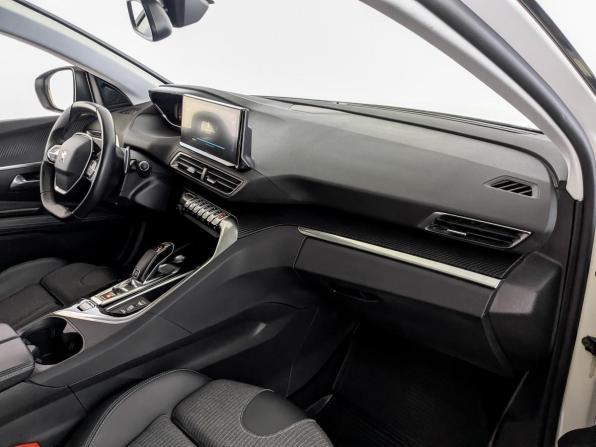 Peugeot 3008 II Рестайлинг с пробегом 2021 года, цена 2 320 000 рублей, 77341 км, внедорожник, Автокод Объявления