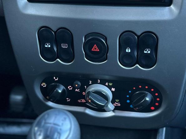 Renault Logan I Рестайлинг с пробегом 2012 года, цена 329 000 рублей, 284807 км, седан, Автокод Объявления
