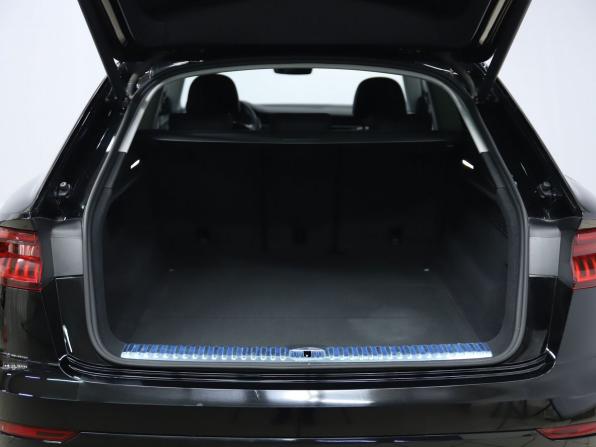 Audi Q8 I (4M) с пробегом 2020 года, цена 6 900 000 рублей, 65276 км, внедорожник, Автокод Объявления