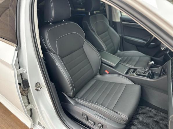 Skoda Superb III Рестайлинг с пробегом 2024 года, цена 3 620 000 рублей, 38400 км, лифтбек, Автокод Объявления