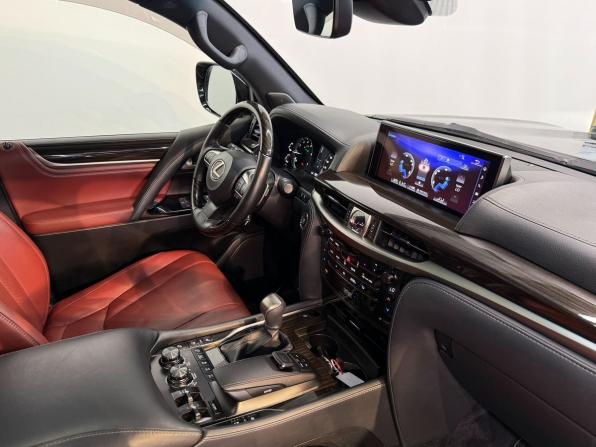 Lexus LX III Рестайлинг 2 с пробегом 2018 года, цена 9 590 000 рублей, 90019 км, внедорожник, Автокод Объявления