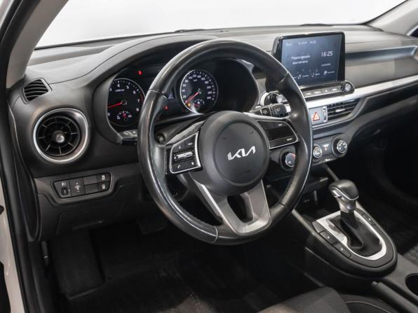 Kia Cerato IV Рестайлинг с пробегом 2021 года, цена 2 065 900 рублей, 34119 км, седан, Автокод Объявления