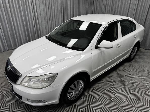 Skoda Octavia II (A5) Рестайлинг с пробегом 2012 года, цена 900 000 рублей, 239983 км, лифтбек, Автокод Объявления