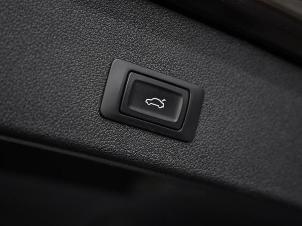 Audi Q5 I (8R) Рестайлинг с пробегом 2013 года, цена 2 099 000 рублей, 157272 км, внедорожник, Автокод Объявления