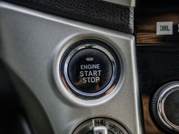 Toyota Land Cruiser 200 Series Рестайлинг 1 с пробегом 2012 года, цена 5 498 000 рублей, 289000 км, внедорожник, Автокод Объявления