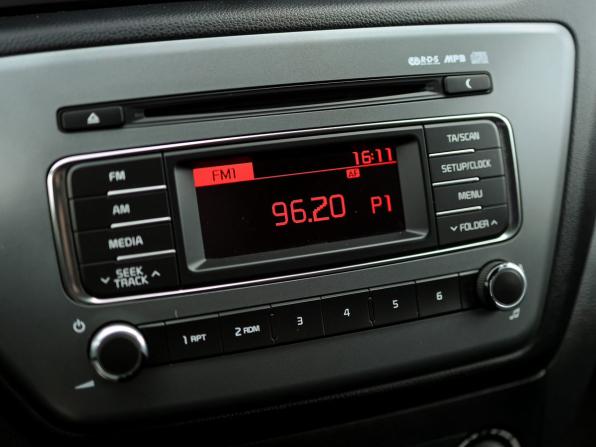 Kia Rio III Рестайлинг с пробегом 2015 года, цена 999 000 рублей, 108890 км, седан, Автокод Объявления