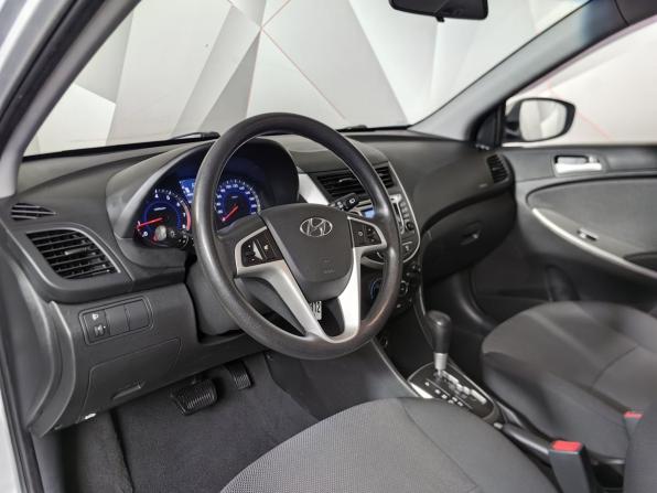 Hyundai Solaris I с пробегом 2012 года, цена 779 000 рублей, 135483 км, хэтчбек, Автокод Объявления
