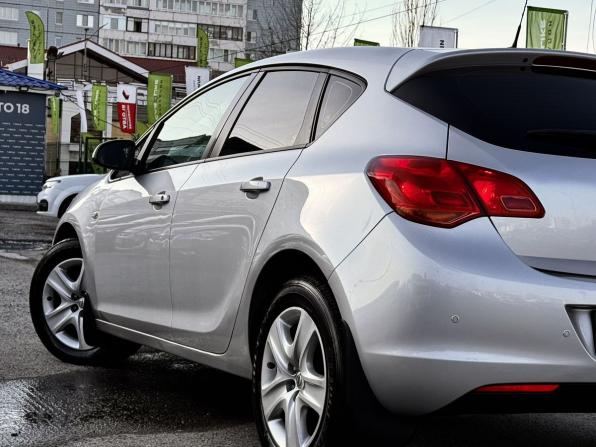 Opel Astra J с пробегом 2011 года, цена 649 000 рублей, 175278 км, хэтчбек, Автокод Объявления