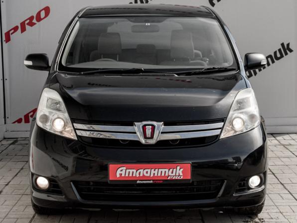 Toyota ISis I Рестайлинг с пробегом 2009 года, цена 1 140 000 рублей, 192621 км, минивэн, Автокод Объявления