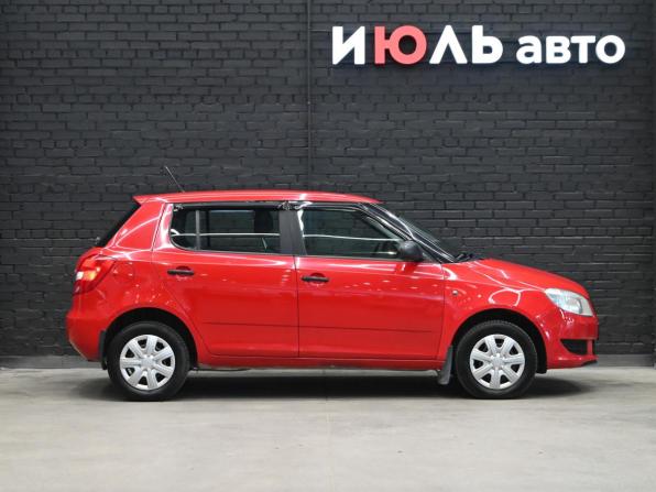 Skoda Fabia II Рестайлинг с пробегом 2012 года, цена 394 000 рублей, 253014 км, хэтчбек, Автокод Объявления