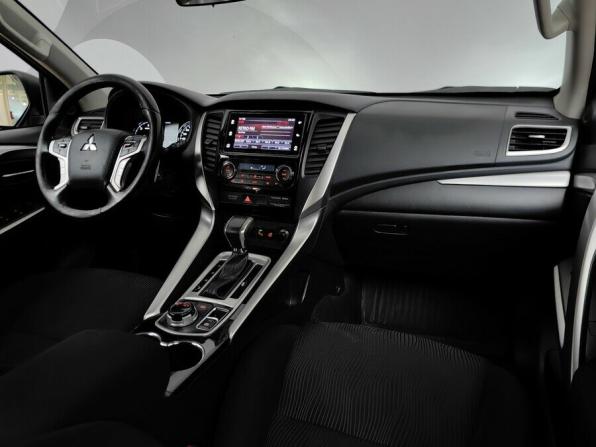 Mitsubishi Pajero Sport III с пробегом 2017 года, цена 2 420 000 рублей, 201325 км, внедорожник, Автокод Объявления