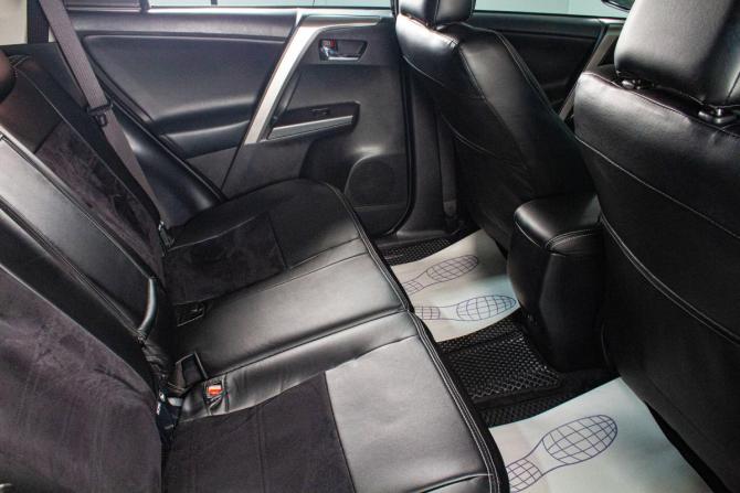 Toyota RAV4 IV (XA40) Рестайлинг с пробегом 2018 года, цена 2 749 000 рублей, 135000 км, внедорожник, Автокод Объявления