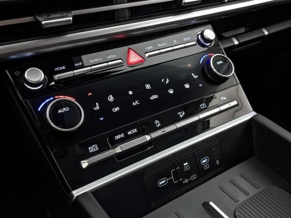 Hyundai Santa Fe IV Рестайлинг с пробегом 2023 года, цена 4 450 000 рублей, 38630 км, внедорожник, Автокод Объявления