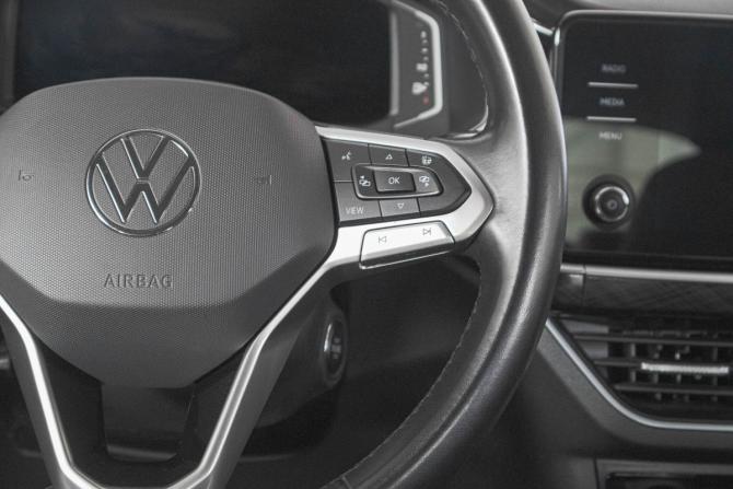 Volkswagen Polo VI с пробегом 2021 года, цена 2 049 000 рублей, 55300 км, лифтбек, Автокод Объявления