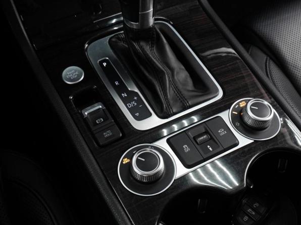 Volkswagen Touareg II Рестайлинг с пробегом 2015 года, цена 2 999 000 рублей, 193008 км, внедорожник, Автокод Объявления