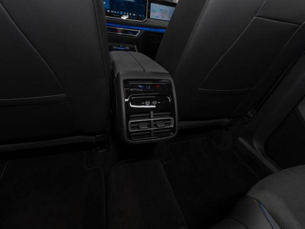 Volkswagen Tiguan III (China Market) с пробегом 2026 года, цена 4 700 000 рублей, 917 км, внедорожник, Автокод Объявления