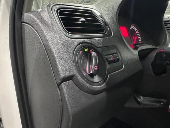 Volkswagen Polo V с пробегом 2011 года, цена 735 000 рублей, 136337 км, седан, Автокод Объявления