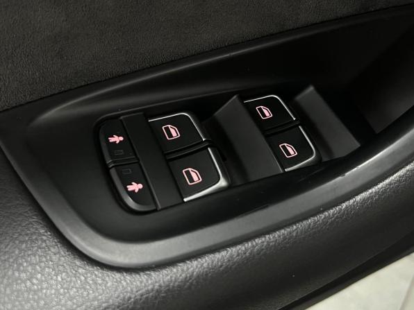 Audi A6 IV (C7) Рестайлинг с пробегом 2015 года, цена 2 420 000 рублей, 227727 км, седан, Автокод Объявления