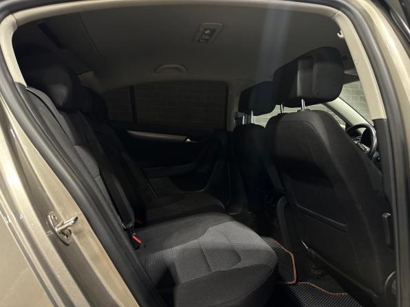 Volkswagen Passat B7 с пробегом 2013 года, цена 1 340 000 рублей, 160735 км, седан, Автокод Объявления