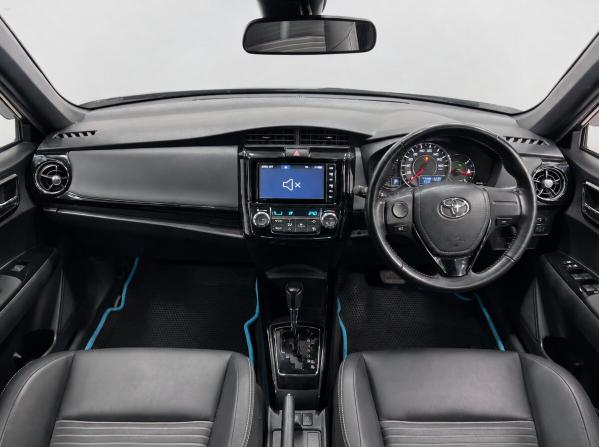 Toyota Corolla XI (E160 E170) Рестайлинг 2 с пробегом 2018 года, цена 1 499 000 рублей, 60500 км, универсал, Автокод Объявления