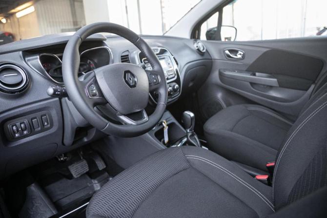 Renault Kaptur I с пробегом 2017 года, цена 1 298 000 рублей, 117300 км, внедорожник, Автокод Объявления