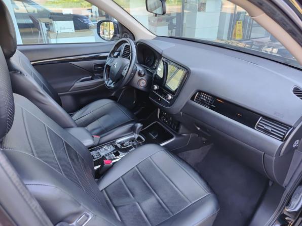 Mitsubishi Outlander III Рестайлинг 3 с пробегом 2021 года, цена 2 730 000 рублей, 58358 км, внедорожник, Автокод Объявления