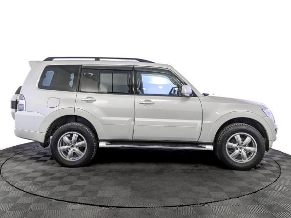 Mitsubishi Pajero IV Рестайлинг 2 с пробегом 2017 года, цена 3 125 000 рублей, 106953 км, внедорожник, Автокод Объявления
